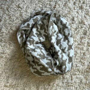 GAP infinity scarf